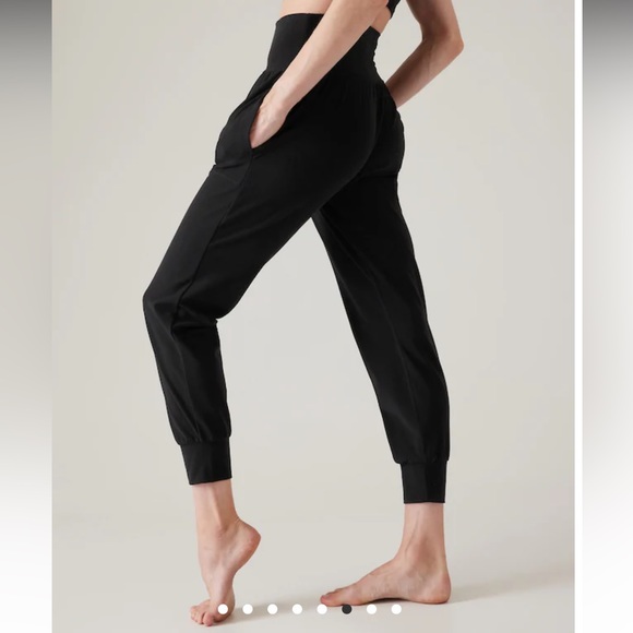 Athleta Salutation Jogger NWT - Picture 3 of 11